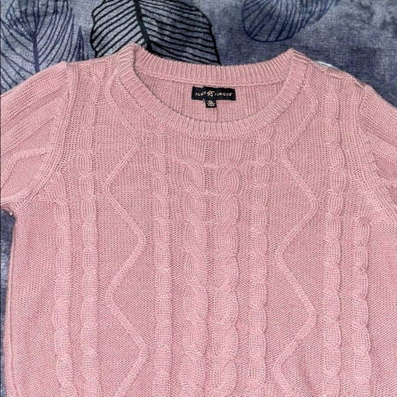 Two piece set - Picture 2 of 5